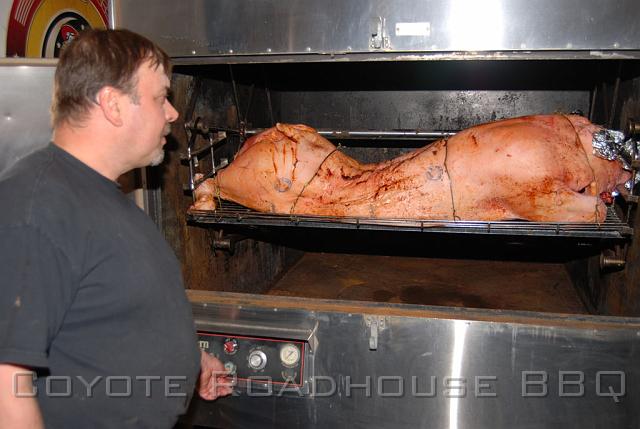 2008_pigroast_005.jpg