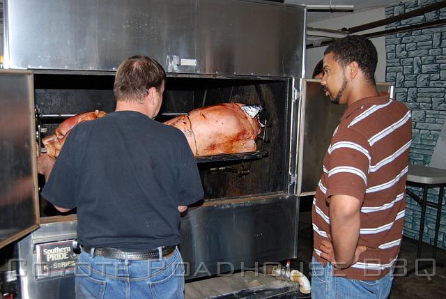 2008_pigroast_011.jpg