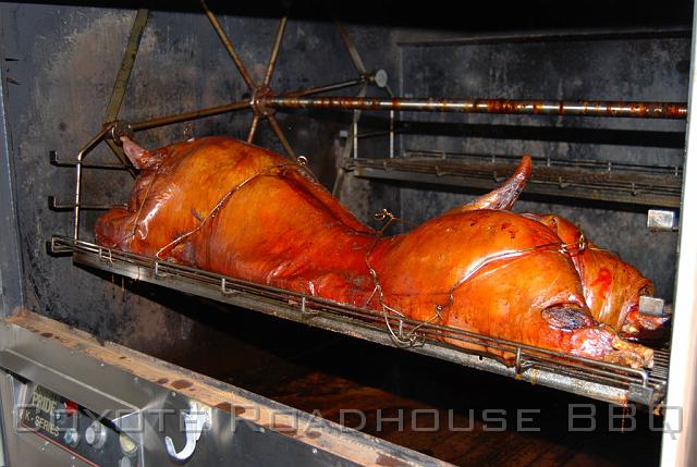 2008_pigroast_016.jpg