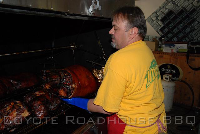 pigroast_2010_007.jpg