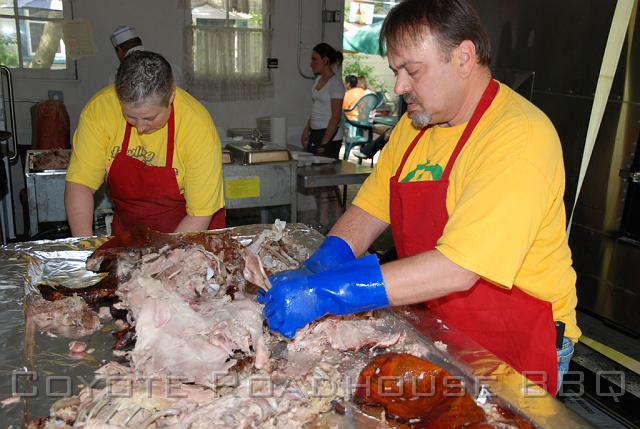 pigroast_2010_033.jpg